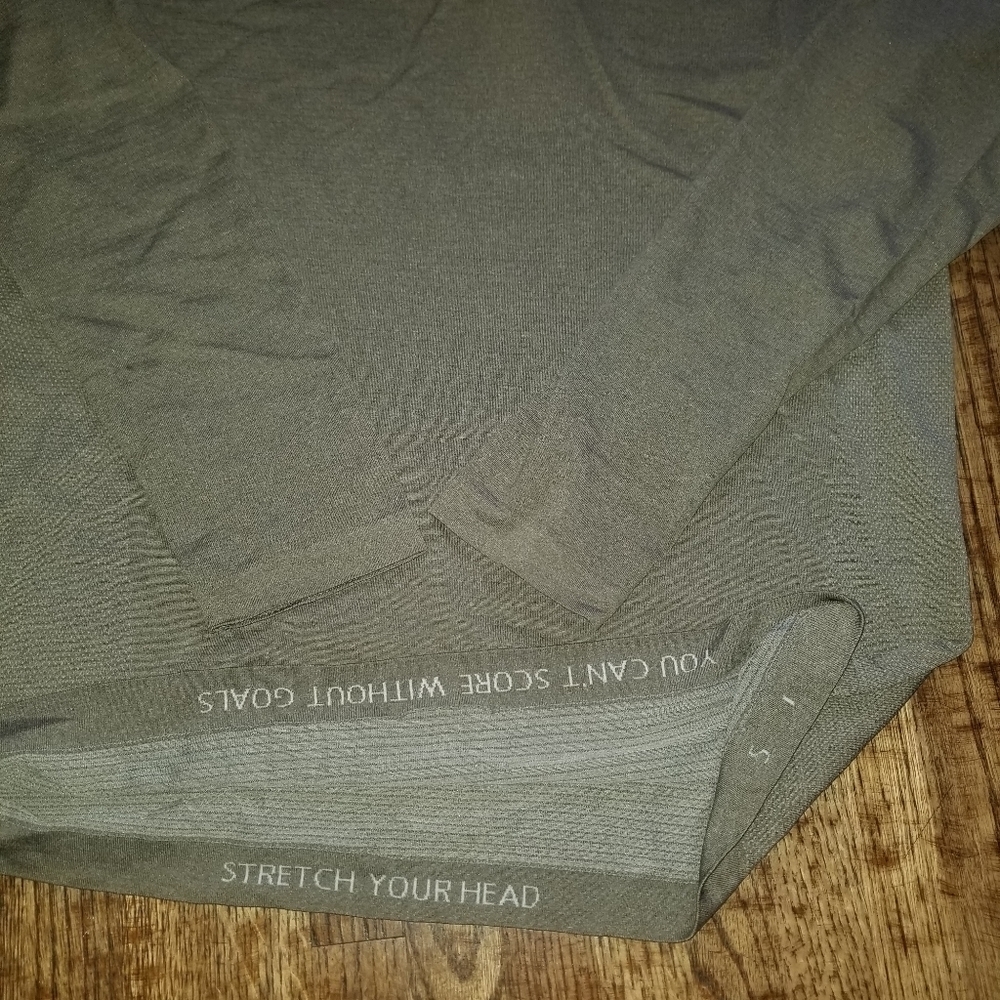 Lululemon Long Sleeve - Picture 4 of 4